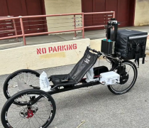 外賣(mài)小哥的競(jìng)爭(zhēng)對(duì)手來(lái)了